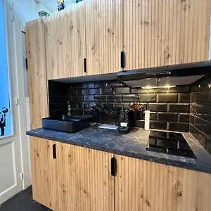 X Le Marais - Bretagne Paris